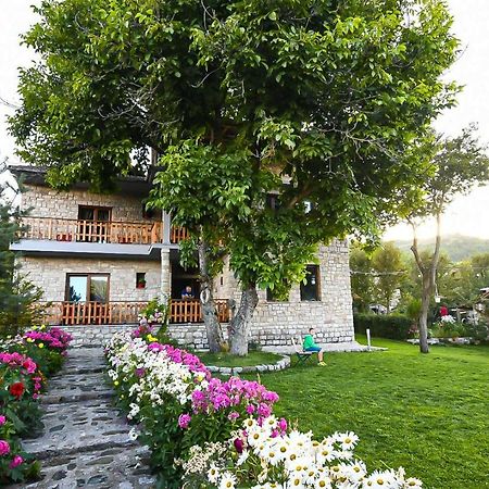 Bujtina Shkodrani Bed & Breakfast Voskopojë Exterior foto